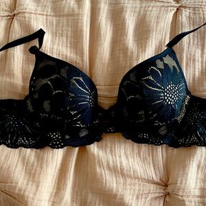 Never before worn Aerie black lace push up bra - size 34B